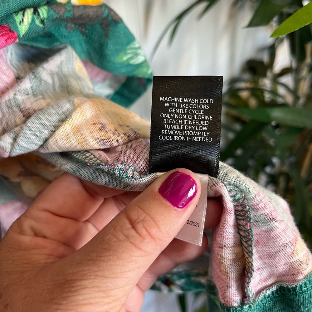 Like new Torrid green summer off the shoulder top - Picture 5 of 8